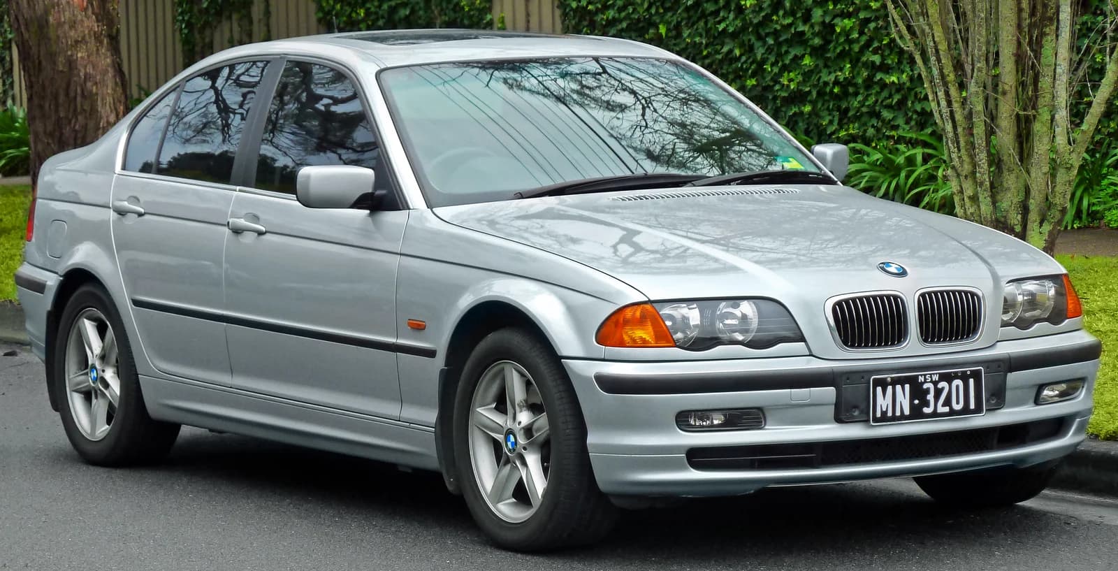 BMW E46 (1998–2006) — istorie, motoare, puncte slabe, consum de combustibil